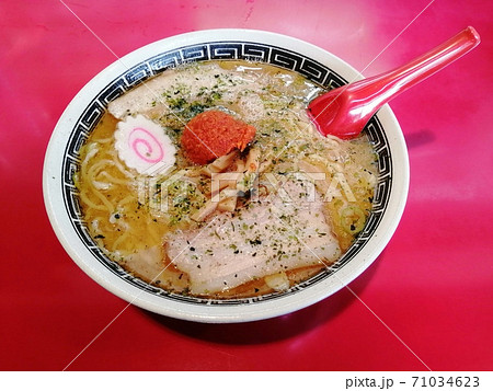 山形県　米沢市　龍上海の赤みそラーメン 71034623