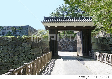 東側から見た旧二之丸東二之門 東側から見た旧二之丸東二之門 71035251