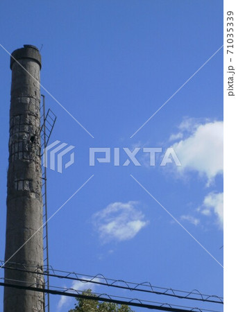 雲と煙突 71035339