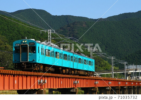 日置川の鉄橋を渡る105系SW009編成 日置川の鉄橋を渡る105系SW009編成 71035732