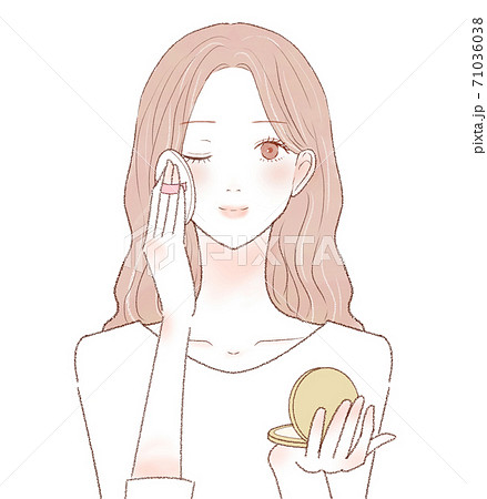 パウダリーファンデーションをパフで顔に塗る女性 パウダリーファンデーションをパフで顔に塗る女性 71036038