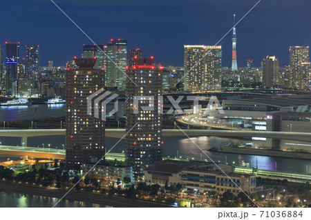 東京 お台場から見るスカイツリーの写真素材