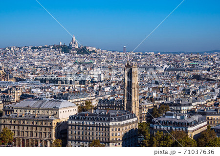View to the basilica Sacre-Coeur in Paris, France 71037636