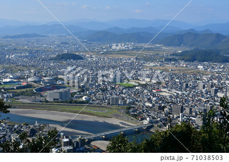 秋の岐阜城　大河ドラマの地 71038503