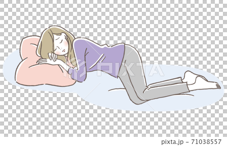 気分が悪く横になる女性　全身 71038557