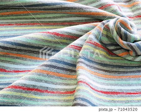 ストライプ柄の布地　カラフル　ファブリック 71043520