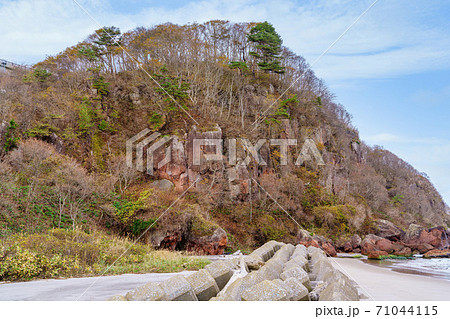 木野部峠の赤岩岩壁 木野部峠の赤岩岩壁 71044115