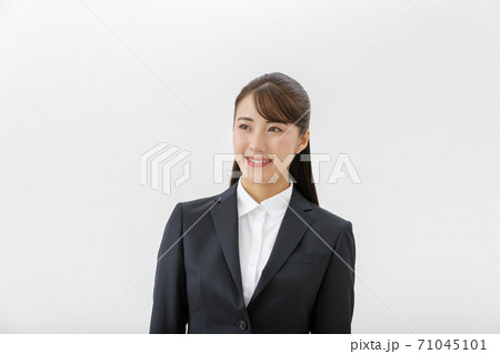 スーツの女性 スーツの女性 71045101