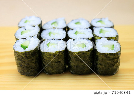 おいしいかっぱ巻き 71046341