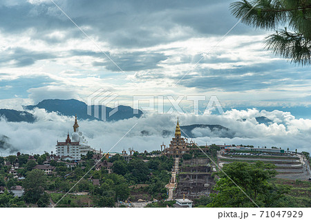 beautiful 5 sitting Buddha statues at Wat Phachonkeaw 71047929