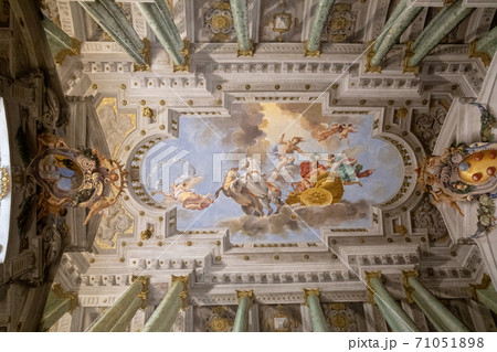 Panoramic view of interior and arts of Palazzo Pitti Panoramic view of interior and arts of Palazzo Pitti 71051898