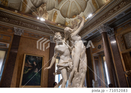 Baroque marble sculpture Apollo and Daphne by Bernini 1622 in Galleria Borghe Baroque marble sculpture Apollo and Daphne by Bernini 1622 in Galleria Borghe 71052083