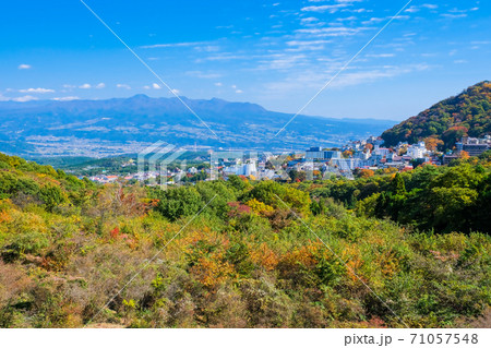 紅葉の伊香保温泉と赤城山 紅葉の伊香保温泉と赤城山 71057548