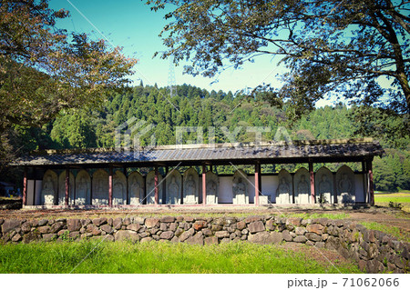 一乗谷朝倉氏遺跡（西山光照寺石仏群）ー秋 71062066