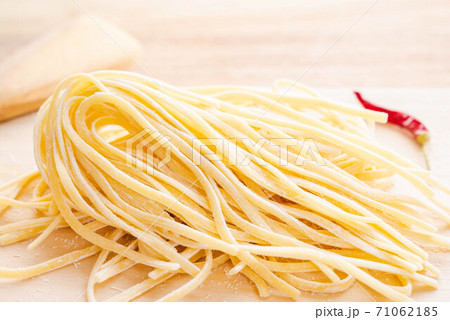 生パスタ フェットチーネ 生パスタ フェットチーネ 71062185