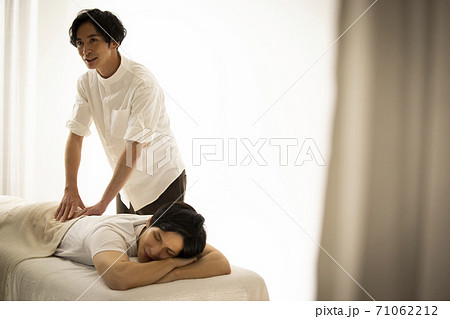 マッサージ 71062212