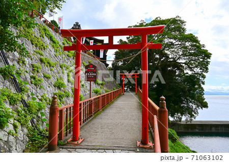 竹生島神社 参拝道 赤鳥居 竹生島神社 参拝道 赤鳥居 71063102