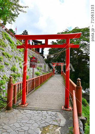 竹生島神社 参拝道 赤鳥居 竹生島神社 参拝道 赤鳥居 71063103