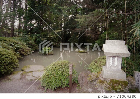 凛とした静寂の信州あずみ野穂高神社(仁応石の由来) 凛とした静寂の信州あずみ野穂高神社(仁応石の由来) 71064280
