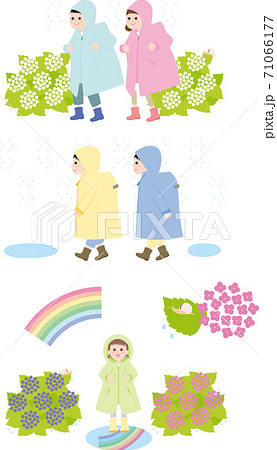梅雨に笑顔で通学する小学生の男の子と女の子 71066177