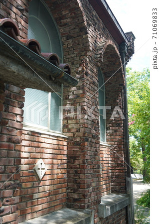 日本近代彫刻の扉を開いた荻原守衛（碌山）碌山美術館（あずみ野） 71069833
