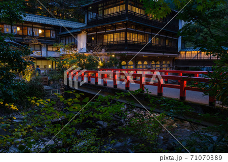 積善館と欄干 71070389