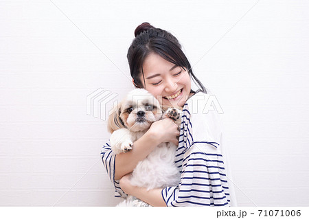 犬と女性 犬と女性 71071006
