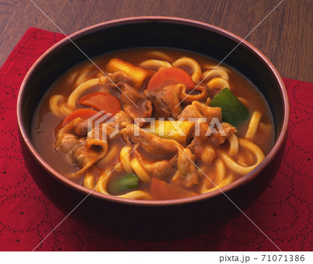 Japanese soup 71071386