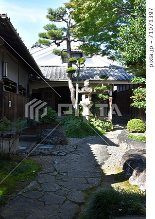 うだつの上がる街並み　岐阜・美濃の街並み 71071397