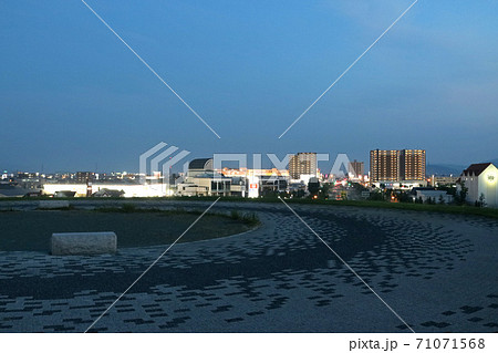 盛岡市中央公園展望台から南方を望む夜景 盛岡市中央公園展望台から南方を望む夜景 71071568