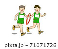 駅伝で疲れた顔の男性が次のランナーにタスキを渡す瞬間のイラスト 71071726