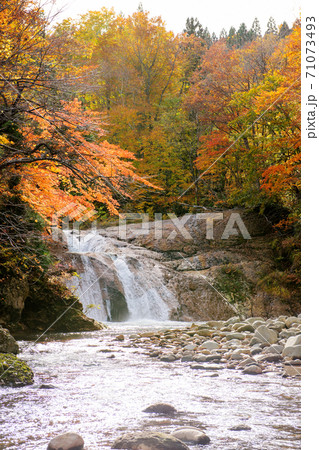 ダム湖に沈むことになった滝 秋田県 ダム湖に沈むことになった滝 秋田県 71073493