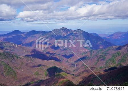 岩菅山からの鳥甲山 岩菅山からの鳥甲山 71073945