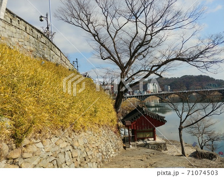 晋州城 風景 チョクソクル 71074503