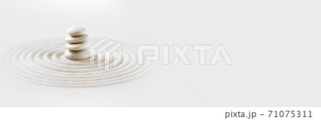 Zen japanese garden background. Horizontal banner Zen japanese garden background. Horizontal banner 71075311