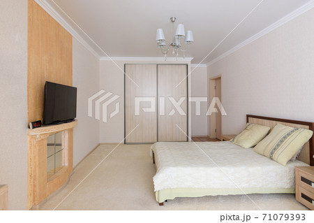 General plan of a spacious, bright, cozy bedroom General plan of a spacious, bright, cozy bedroom 71079393