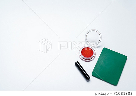 印鑑と朱肉 71081303