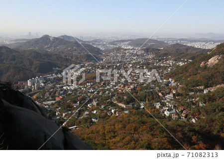 風景 山 紅葉 71082313