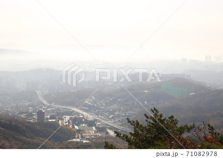 山 風景 秋 71082978