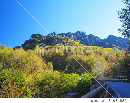 山梨県 瑞牆山 紅葉 10月の写真素材