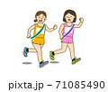 駅伝で女性ランナーが競っているイラスト 71085490