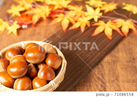 秋の彩り秋の味覚 秋の彩り秋の味覚 71086558