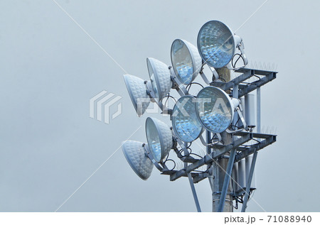 グランドの大型照明07(右側) 71088940