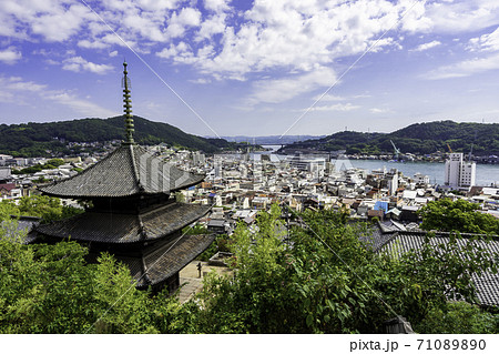 天寧寺三重塔と尾道の町並み 広島県尾道市 天寧寺三重塔と尾道の町並み 広島県尾道市 71089890