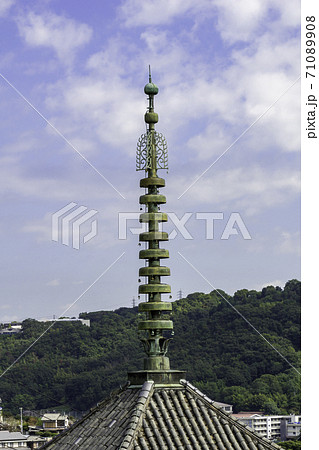 天寧寺三重塔と尾道の町並み　広島県尾道市 71089908