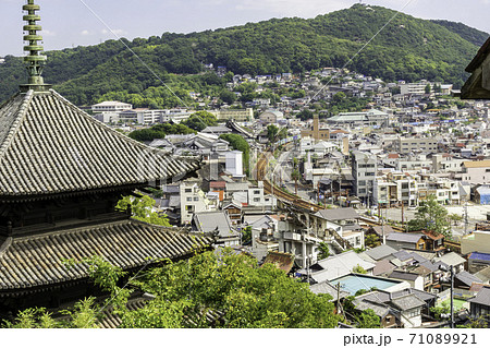天寧寺三重塔と尾道の町並み 広島県尾道市 天寧寺三重塔と尾道の町並み 広島県尾道市 71089921