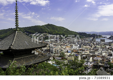 天寧寺三重塔と尾道の町並み 広島県尾道市 天寧寺三重塔と尾道の町並み 広島県尾道市 71089931