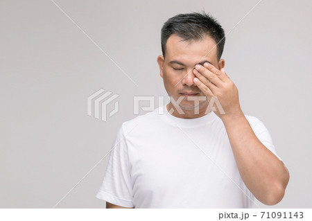 Eye irritation concept Eye irritation concept 71091143