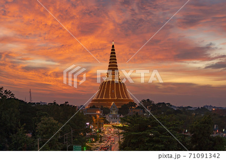 Aerial view of Phra Pathom Chedi stupa temple in Nakhon Pathom near Bangkok City, Thailand. Tourist attraction. Thai landmark architecture. Golden pagoda at sunset. 71091342