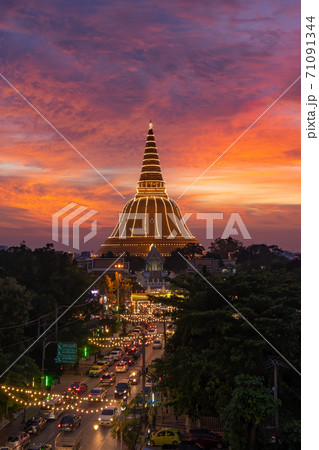 Aerial view of Phra Pathom Chedi stupa temple in Nakhon Pathom near Bangkok City, Thailand. Tourist attraction. Thai landmark architecture. Golden pagoda at sunset. 71091344